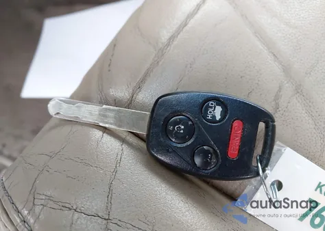 2011 Honda Accord 2.4 Ex-L from USA, damaged, VIN 1HGCP2F85BA102331